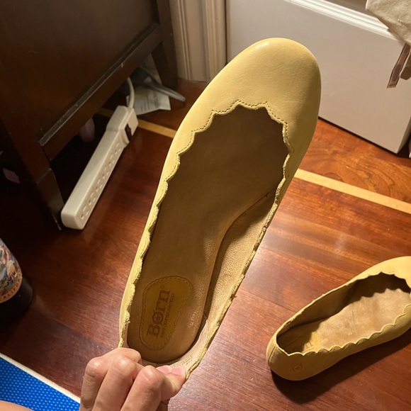 Born Butter Yellow Scalloped Flats - Picture 4 of 10